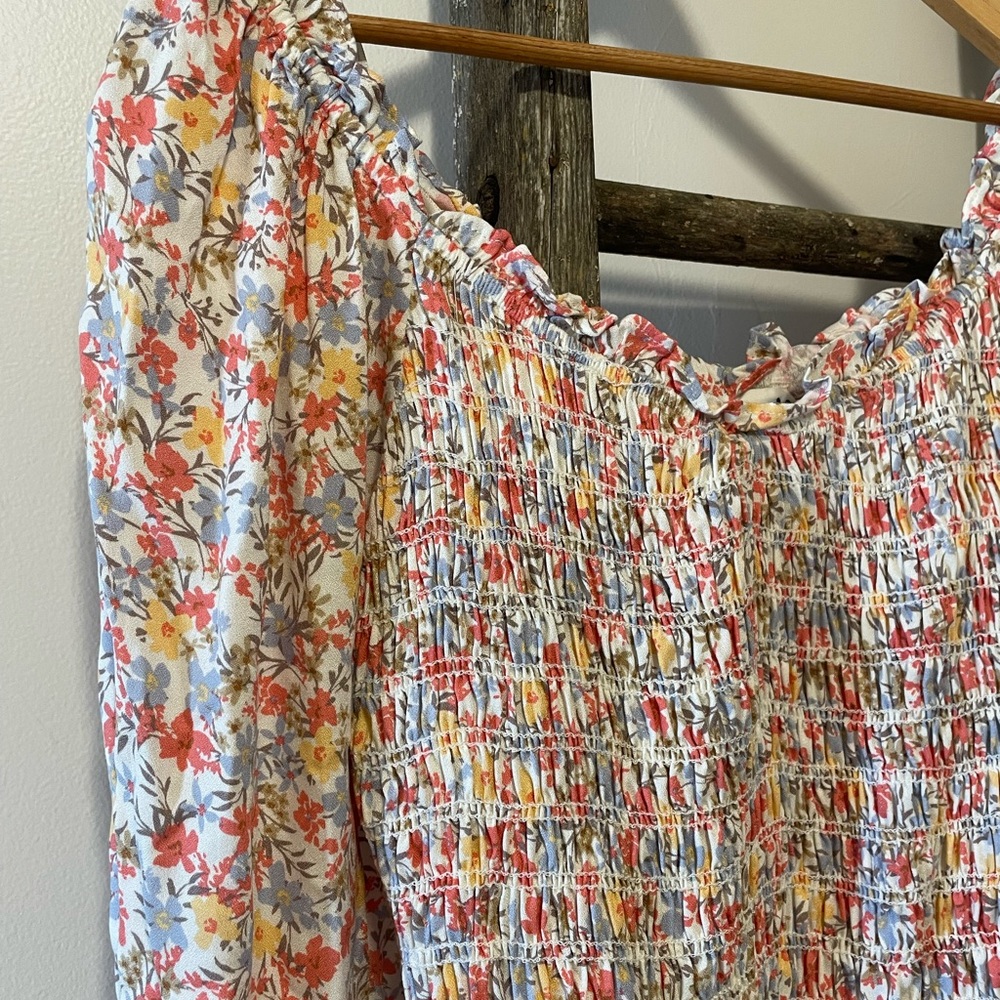 Arula Multi-Colored Smocked Floral Crop Top - Picture 2 of 7